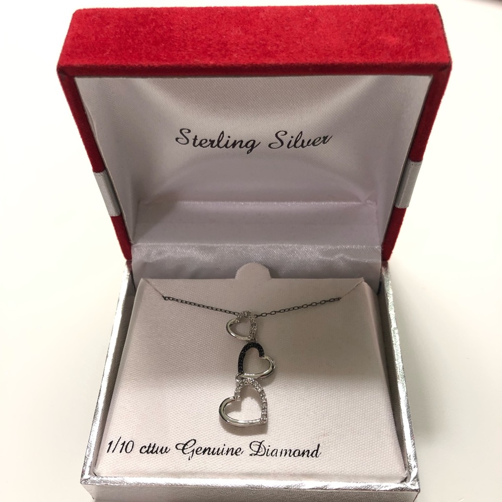 ❤️NWT Silver and Diamond Triple Heart Necklace!❤️